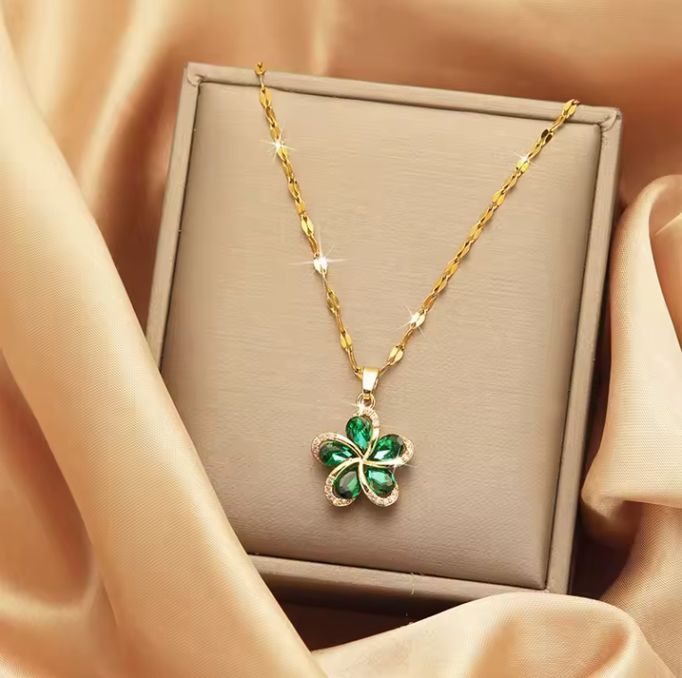 Fleur d’Émeraude Pendant