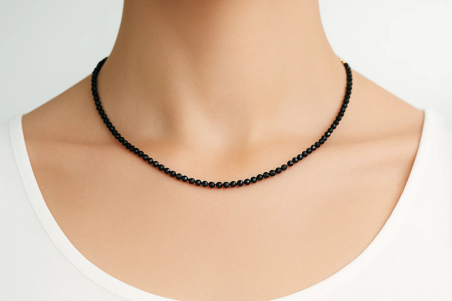 Noir Thread Choker