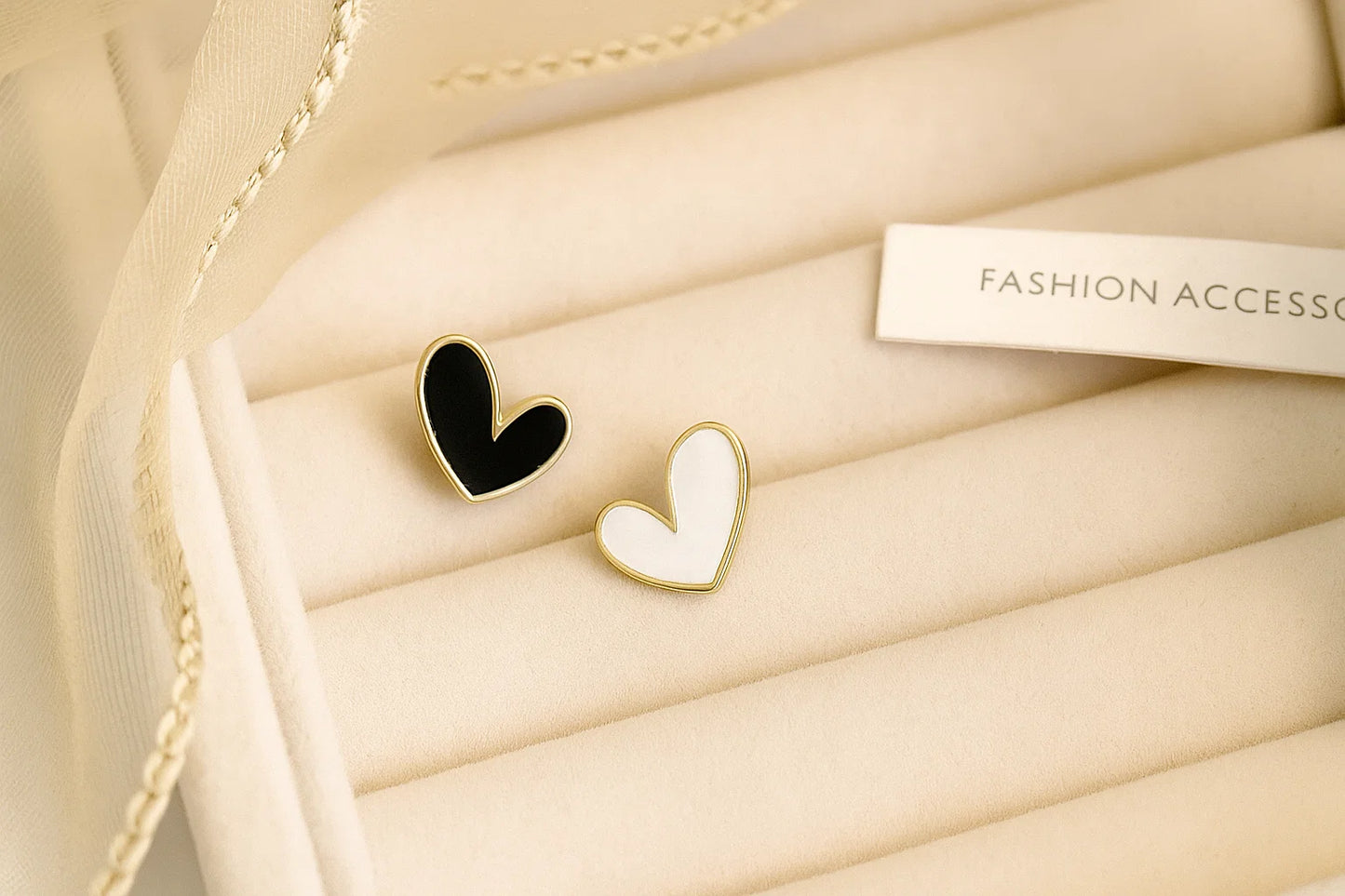 Dual Love – Mini Heart Studs