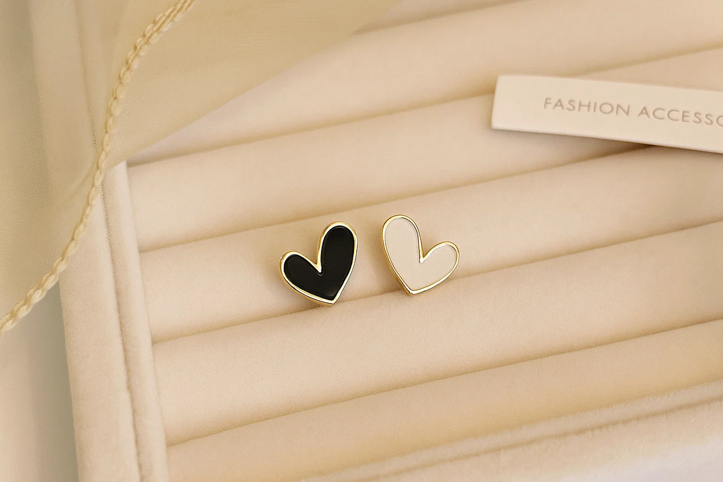 Dual Love – Mini Heart Studs